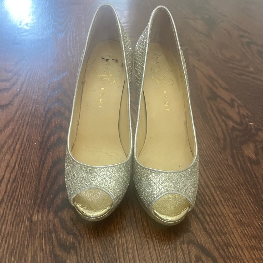 Ivanka Trump Gold Glitter Peep Toe Heels – Sparkly Platform Pumps Size 6.5